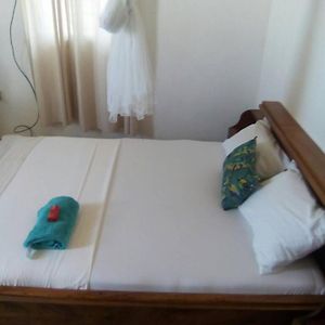 Zimmer mit Kingsize-Bett